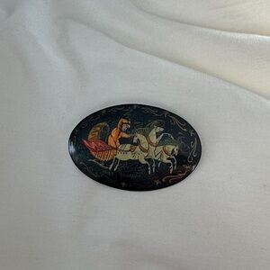 Vintage Oval Brooch with Horse and Chariot Design